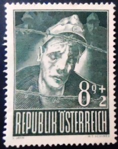 Selo postal da Áustria de 1947 Soldier behind barbed wire N