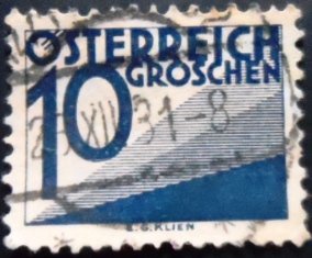 Selo postal da Áustria de 1925 Digit & triangles 10 U