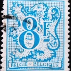 Selo postal da Bélgica de 1983 Number on Heraldic Lion and Pennant 8 U