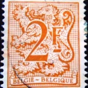 Selo postal da Bélgica de 1983 Number on Heraldic Lion and Pennant 2 U