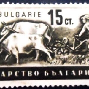 Selo postal da Bulgária de 1943 Plowing farmer N