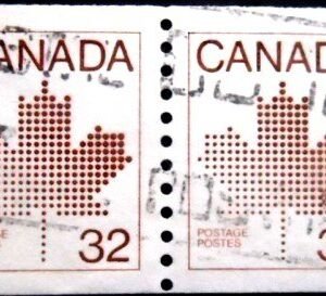 Par de selos postais do Canadá de 1983 Maple Leaf 32 C U PR