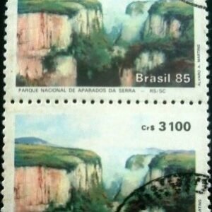 Par de selos comemorativos do Brasil emitidos em 1985 - C 1482 U V