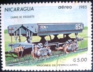 Selo postal da Nicaragua de 1983 vagão de despejo