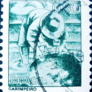 Selo postal do Brasil de 1977 Garimpeiro