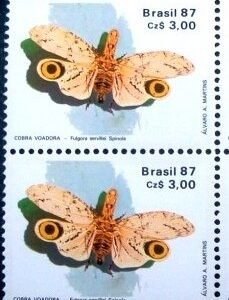 Par de selos postais do Brasil de 1987 Cobra Voadora M1C