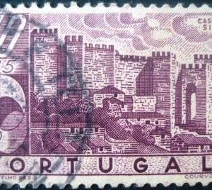 Selo postal de Portugal de 1946 Castelo de Silves - 662 U