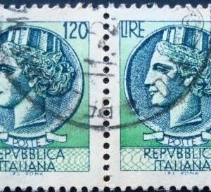 Par de selos postais da Itália de 1977 Coin of Syracuse 120