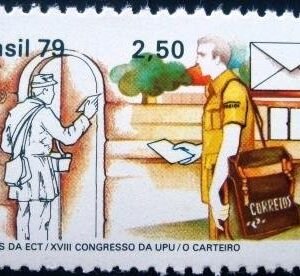 selo postal do Brasil de 1979 Carteiro