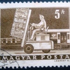 Selo postal da Hungria de 1964 Hydraulic lift truck & mail car.