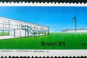 Selo postal de 1985 Catetinho e Memorial