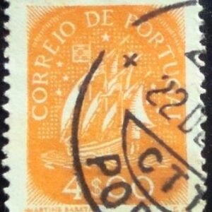 Selo postal de Portugal de 1949 Caravel 4$