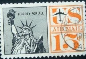 Imagem similar à do selo postal dos Estados Unidos de 1961 Statue Of Liberty 15 U sev