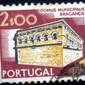 Selo postal de Portugal de 1975 Bragança City Hall - 1242 xII