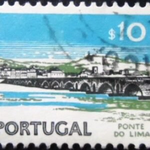Selo postal de Portugal de 1974 Roman Bridge near Lima