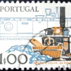 Selo postal de Portugal de 1979 Old and modern kitchen - 1429 U