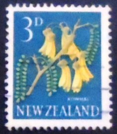 Selo postal definitivo da Australia de 1960 - Kowhai