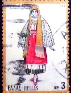 Selo postal da Grécia de 1972 Costume from the island of Nisiros