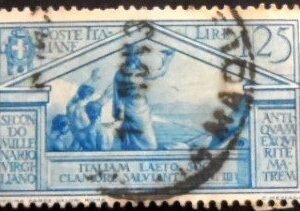 Selo postal da Itália de 1930 Anchises in view of Italy