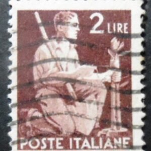 Selo postal da Itália de 1945 Gardener Tying Sapling to Stake