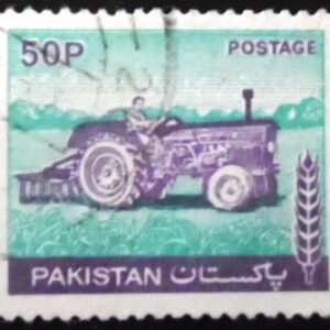 Selo postal do Paquistão de 1979 Tractor 50