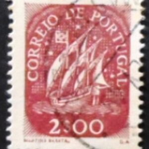 Selo postal de Portugal de 1943 Caravel 2$