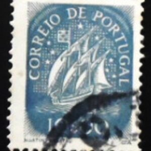Selo postal de Portugal de 1943 Caravel 10$
