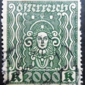 Selo postal da Áustria de 1922 Woman's portrait