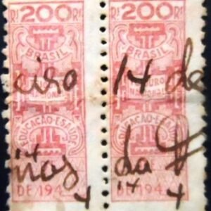 Par de selos fiscais do Brasil de 1944 Educação e Saúde 200 U PR