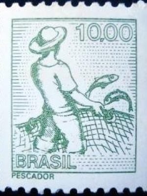 Selo postal do Brasil de 1977 Pescador N