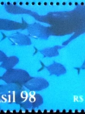 Selo postal do Brasil de 1998 Homem e Peixe
