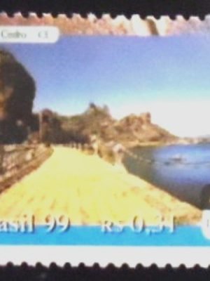 Selo postal do Brasil de 1999 Passarela M