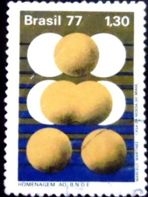 Selo postal do Brasil de 1977 Homenagem ao BNDE U