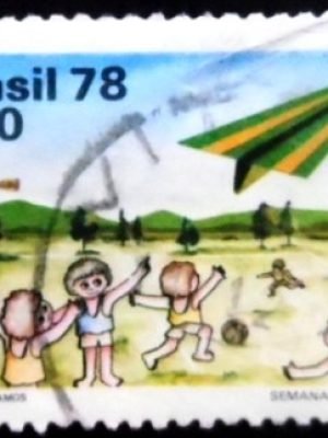 Selo postal do Brasil de 1978 Avião e Criança U