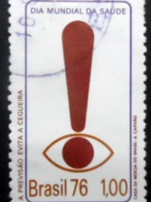 Selo postal do Brasil de 1976 Saúde U