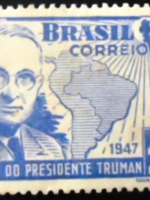 Selo postal do Brasil de 1947 Harry Truman M variante B