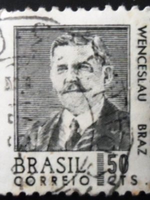 Imagem similar à do selo postal do Brasil de 1968 Wenceslau Braz