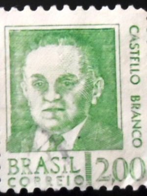 Imagem similar à do selo postal do Brasil de 1968 Castello Branco U