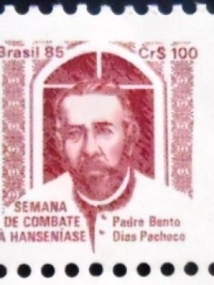 Selo postal do Brasil de 1985 Padre Bento H22 M