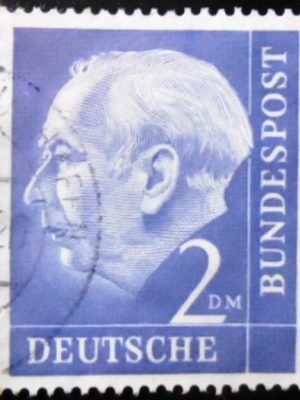 Selo postal da Alemanha de 1954 Prof. Dr. Theodor Heuss 2 U sev