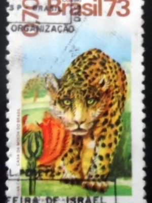 Selo postal do Brasil de 1973 Onça e Espatódea NCC