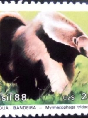 Selo postal do Brasil de de 1988 Tamanduá Bandeira N