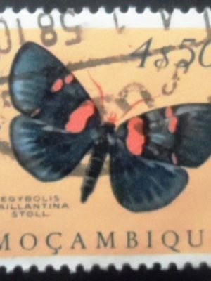 Selo postal de Moçambique de 1953 African Peach Moth U