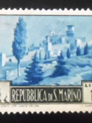 Selo postal de San Marino de 1949 Wall and Guaita Tower N