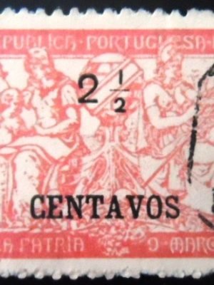 Selo postal de Moçambique de 1918 War Tax stamp overprinted 2½ U