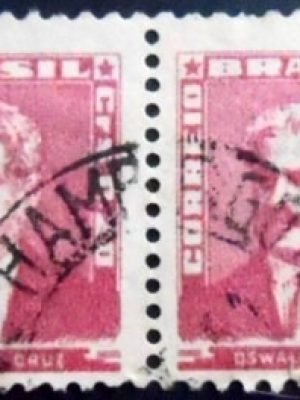 Par de selos postais do Brasil de 1954 Oswaldo Cruz 20 C U PR