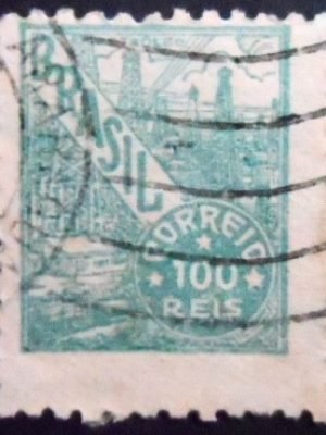 Selo postal do Brasil de 1943 Petróleo 100 U