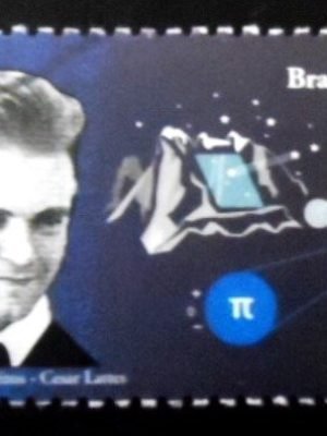 Selo postal do Brasil de 2018 Cesar Lattes U