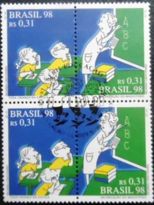 Par de Se-tenant do Brasil de 1998 Educação M QD