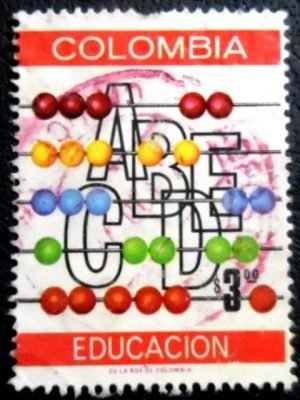 Selo postal da Colômbia de 1977 Beginning of the alphabet U